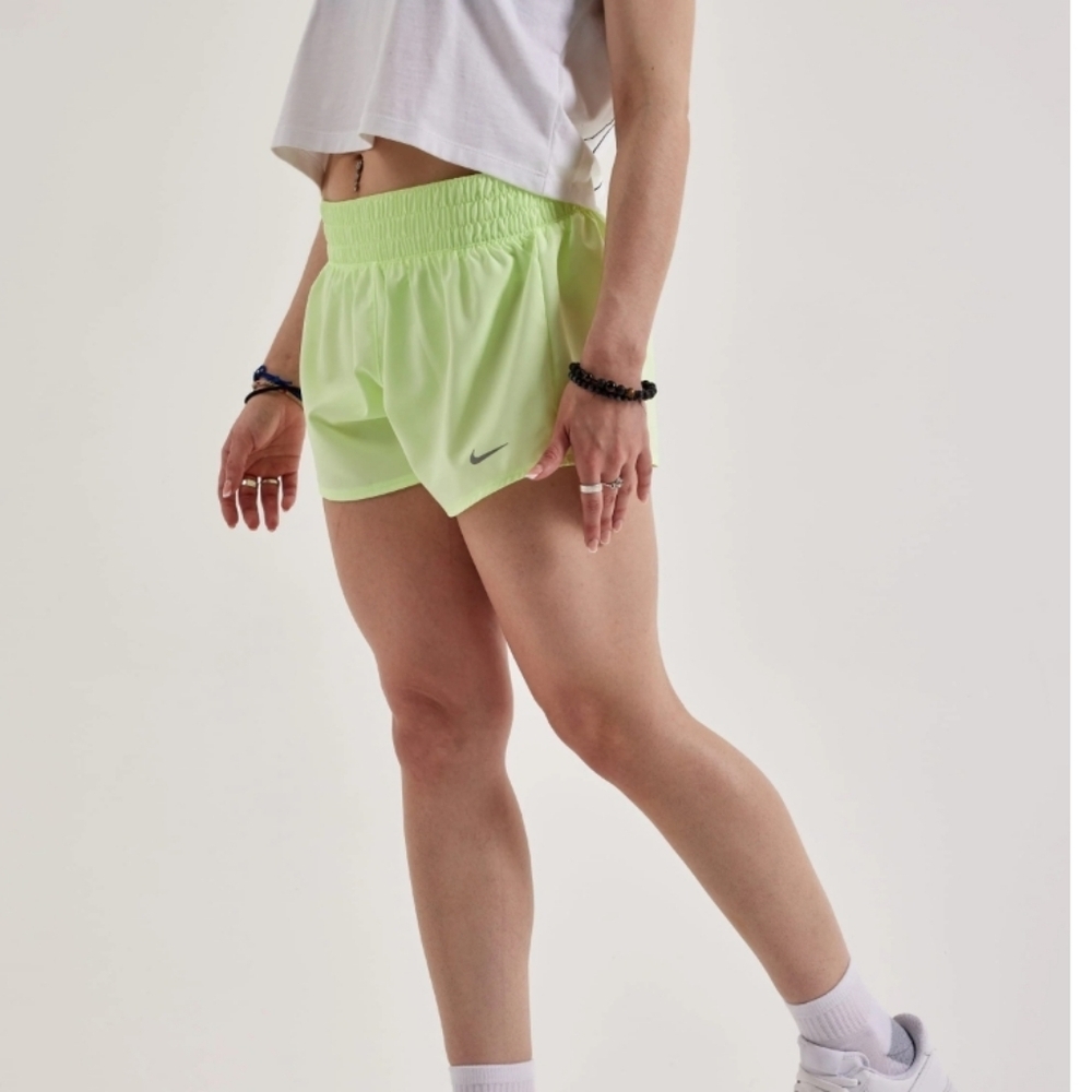 NWT WOMENS NIKE ONE DRI-FIT LINED SHORTS GREEN, SIZE M